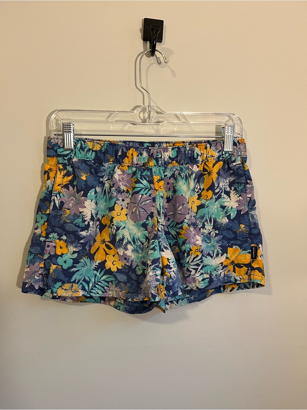 PATAGONIA Barely Baggies Blue & Yellow Tropical Print 2.5 Inch Inseam Shorts